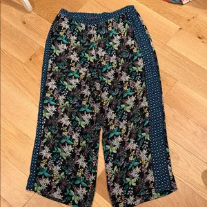 Anthropologie ett:twa Tropical Print Wide-Leg Pants -‎ large thumbnail 3
