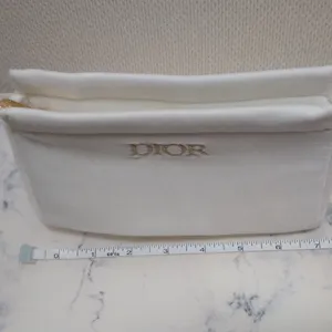 DIOR White Velvet Beauty pouch With Gold Dior Logo Limited Edition New No Tag thumbnail 9