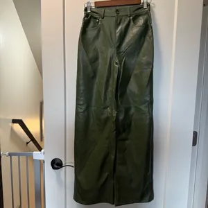 Urban Outfitters‎ Faux Leather Wide Leg Green Pant Olive Army Hunter High Waist thumbnail 3