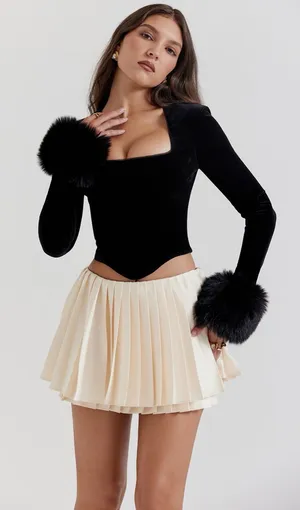 HOUSE OF CB Catriona Faux Fur Long Sleeve Corset Top in Black, XS,BRANDNEW $185 thumbnail 1