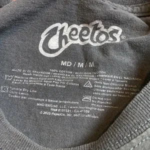 Urban Outfitters CHESTER CHEETOS CHIPS GRAPHIC TEE thumbnail 4