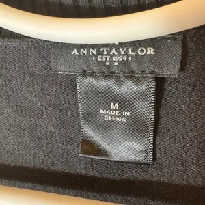 Ann Taylor Black Open Front Cardigan‎ Size Medium thumbnail 2