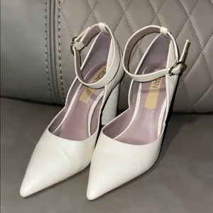 Chic White Ankle Strap Heels Size 7 thumbnail 2