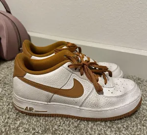 Nike Air Force 1 tan thumbnail 1