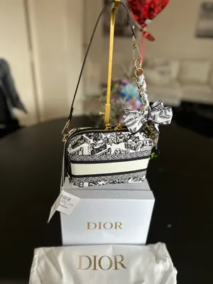 Dior cosmetic pouch  thumbnail 2