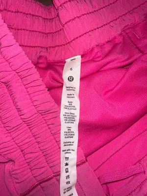 Lululemon Hotty Hot Shorts 2.5" High-Rise Sonic Pink thumbnail 3
