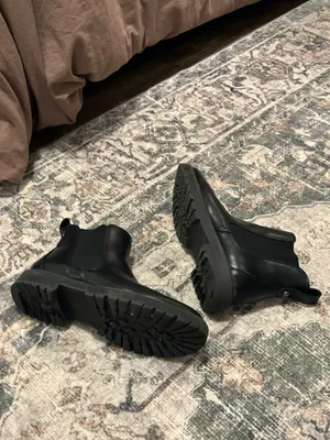 Black Chelsea boots Size 10 thumbnail 3
