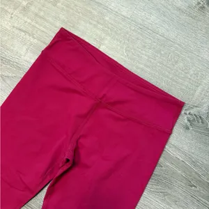 •FABLETICS• DARK PINK LEGGINGS thumbnail 3