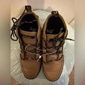 NEW Dr. Martens Combs Ankle Boot LA004 Womens size 10 thumbnail 7