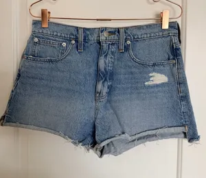 Madewell Relaxed Denim Shorts Women Size 27 Light Blue Distressed Raw Hem NF034‎ thumbnail 1