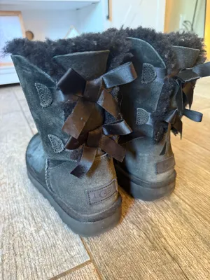 UGG Boots Women’s thumbnail 2