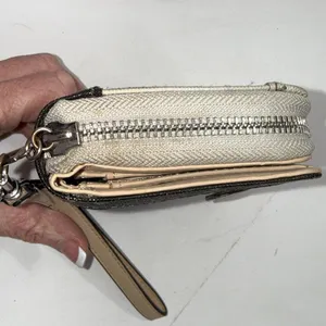 Y2K GUESS‎ Monogram Preppy Designer Faux Leather Zip-Around Wallet Wristlet thumbnail 3
