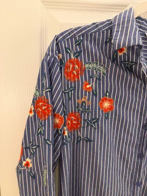 BeachLunchLounge Blue Striped Floral Embroidered Button Down Shirt Small thumbnail 4
