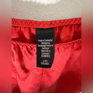 Victoria’s Secret Satin Camisole & Shorts Set Red Large‎ thumbnail 9