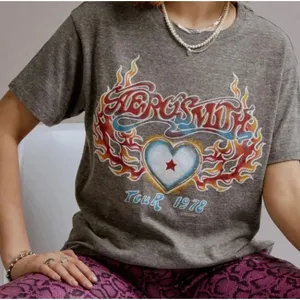 NWT‎ Daydreamer Aerosmith Tour Tee in Gray thumbnail 1
