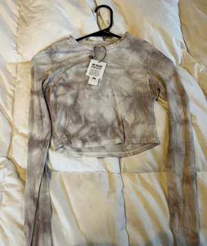 Garage Long Sleeve Crop Top thumbnail 1