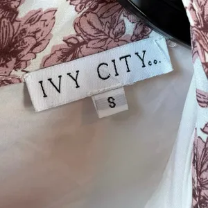 Ivy City Co. Pink Floral Brynley Ruffle High Neck Mini Dress Size Small thumbnail 3