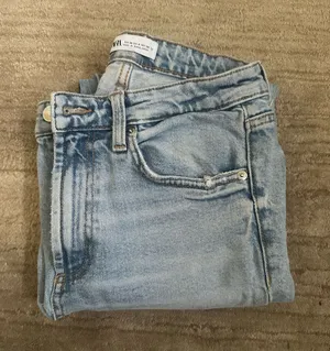 ZARA Jeans High-Rise size 4 thumbnail 1