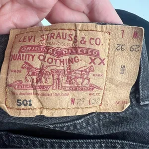 VINTAGE 90’s Levi’s 501’s black‎ distressed sz 29 thumbnail 8