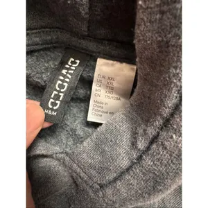 H&M Divided Hoodie Womens XXL Dark Grey Acid Wash Queen of Your Heart Graphic thumbnail 5
