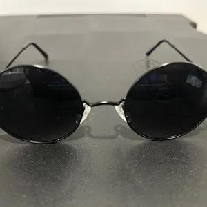 Round Black Sunglasses thumbnail 10