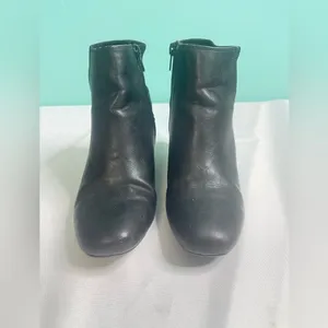 Black leather‎ buckle booties size 6 thumbnail 2