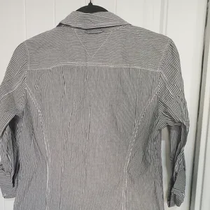 TOMMY Hilfiger  striped Blouse Size M thumbnail 3