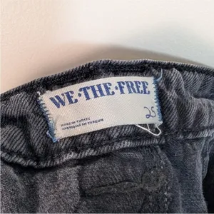 Free People - Faded Black Midnight Sun Mid Rise Denim Mini Skirt/Skort Size 25 thumbnail 14