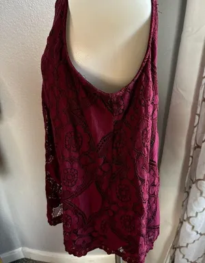 Doe & Rae Burgundy Sleeveless Lace Top Size M thumbnail 3