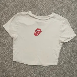 Crop Tops thumbnail 1