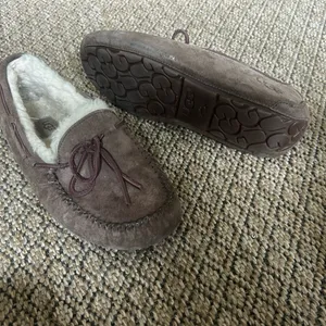 Ugg Chocolate Brown Moccasin Slippers Size 9 thumbnail 6
