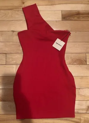 SUPERDOWN ROCKIE ONE SHOULDER RED DRESS thumbnail 1