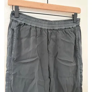 Vince Women’s Size XS Joggers Charcoal Gray Causal Utility Trousers Stretch thumbnail 2