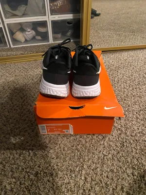 Nike running shoes thumbnail 3