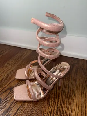 Cape Robbin Heels thumbnail 2