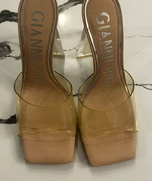 Gianni Bini Women's Transparent Heels NWOT thumbnail 1