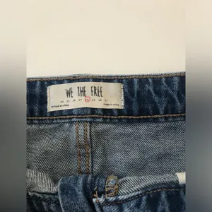 We The Free Denim Skirt Womens Size 28 Zipper Front Raw Hem Blue Medium Wash‎ thumbnail 2