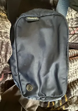 Lululemon Belt Bag Everywhere Navy Blue thumbnail 1