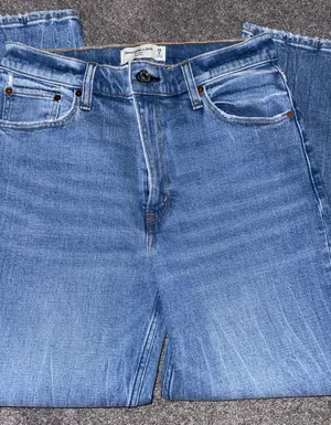 Abercrombie Mom Jeans thumbnail 1