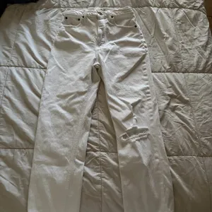Abercrombie the ankle straight ultra high rise white denim jeans curve love thumbnail 4