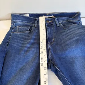 Women's‎ Levi's Jeans Curvy Medium Wash Denim 28x29 Capsule Wardrobe US Size 6 thumbnail 4