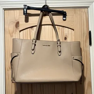 Michael‎ Kors Voyager Tote Womens Large Beige Saffiano Leather Shoulder Bag thumbnail 1