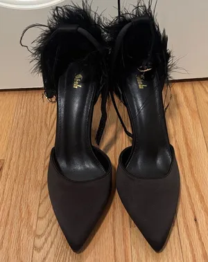 Black Feathered Heels Size 7 thumbnail 1