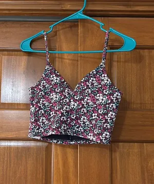 Hollister Floral Top Crop thumbnail 1