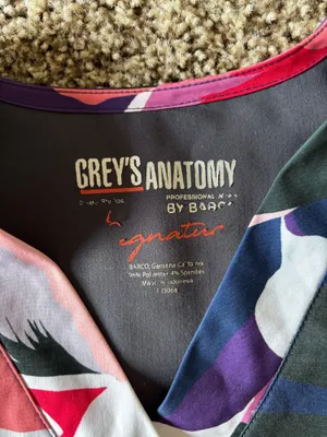 Grey's Anatomy Scrub Top thumbnail 3