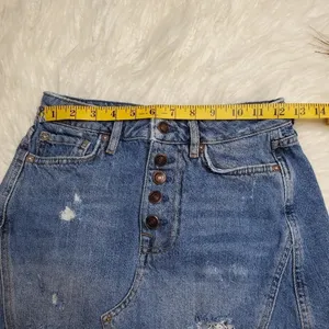 We The Free Distressed‎ Denim Skirt thumbnail 4