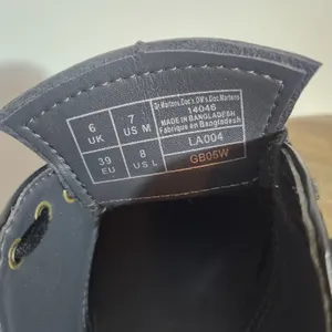 Dr. Martens 14046 Black Vegan Leather Lace Up 3-Eye Oxfords Men 7 Women 8 EU 39 thumbnail 6