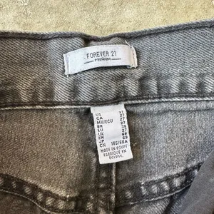 Forever 21 Women's High-Rise Gray/black Denim Jeans Size 27 thumbnail 2