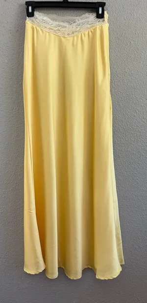 NWT Mika & Gala‎ Satin Lace Trim Skirt Size XS thumbnail 1
