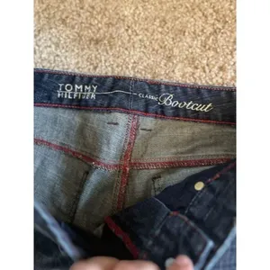 Tommy Hilfiger Classic Boot Cut Dark Wash Denim Jeans Size 6R‎ thumbnail 4